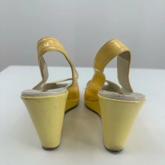 Prada Leather Slingback Sandals Wedge Heel Pale Yellow Peep Toe Womens 40 - Picture 4 of 9